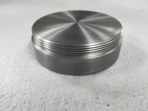 Target percikan titanium